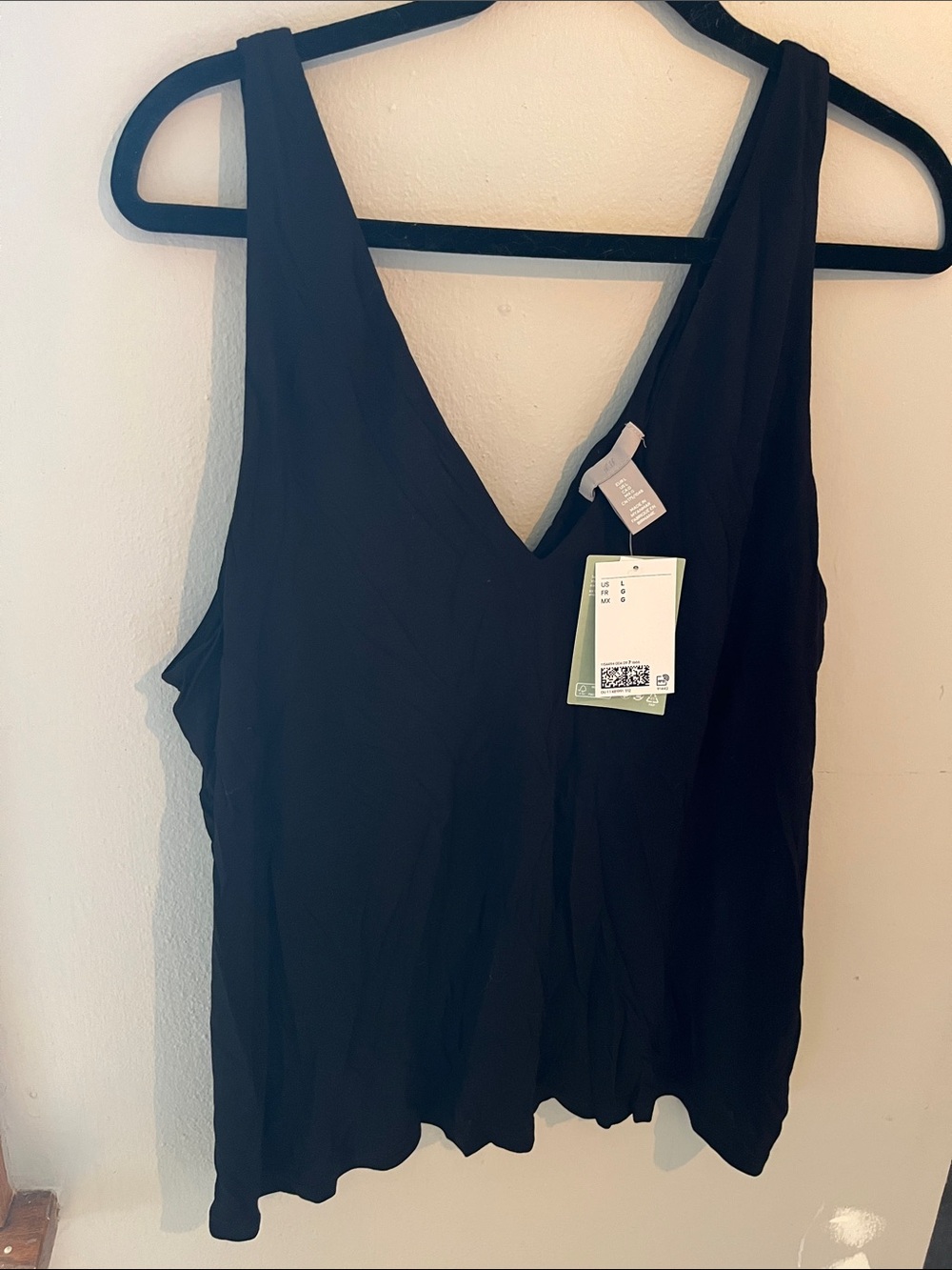 New with tags H & M viscose drapey v neck top.
